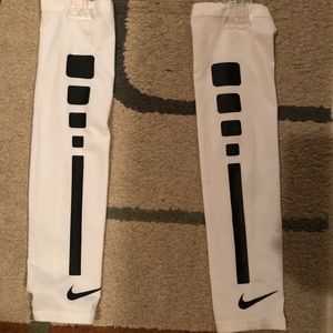 Nike elite arm sleeves